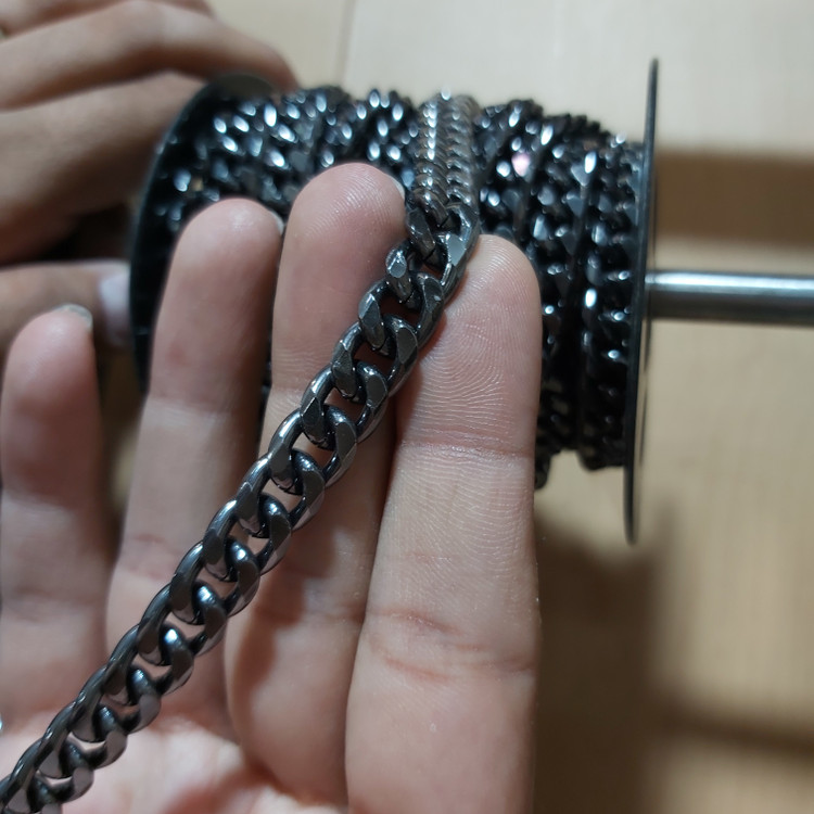 گردنبند مردانه کارتیر آلومینیومی اکسسوری رنگ ثابت کارتیه آلمینیومی