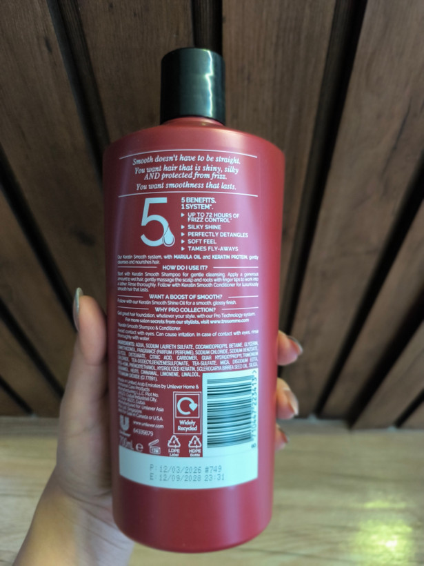 شامپو کراتینه ترزمه قرمز مدل Keratin Smooth حجم ۷۰۰ میلی لیتر